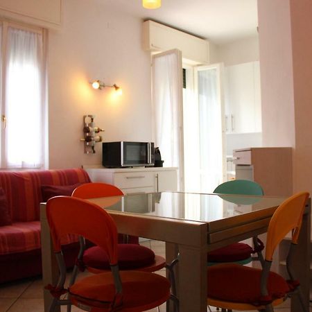 Appartamento Casa Vacanze Spiaggia D'Oro เดเซนซาโนเดลการ์ดา ภายนอก รูปภาพ