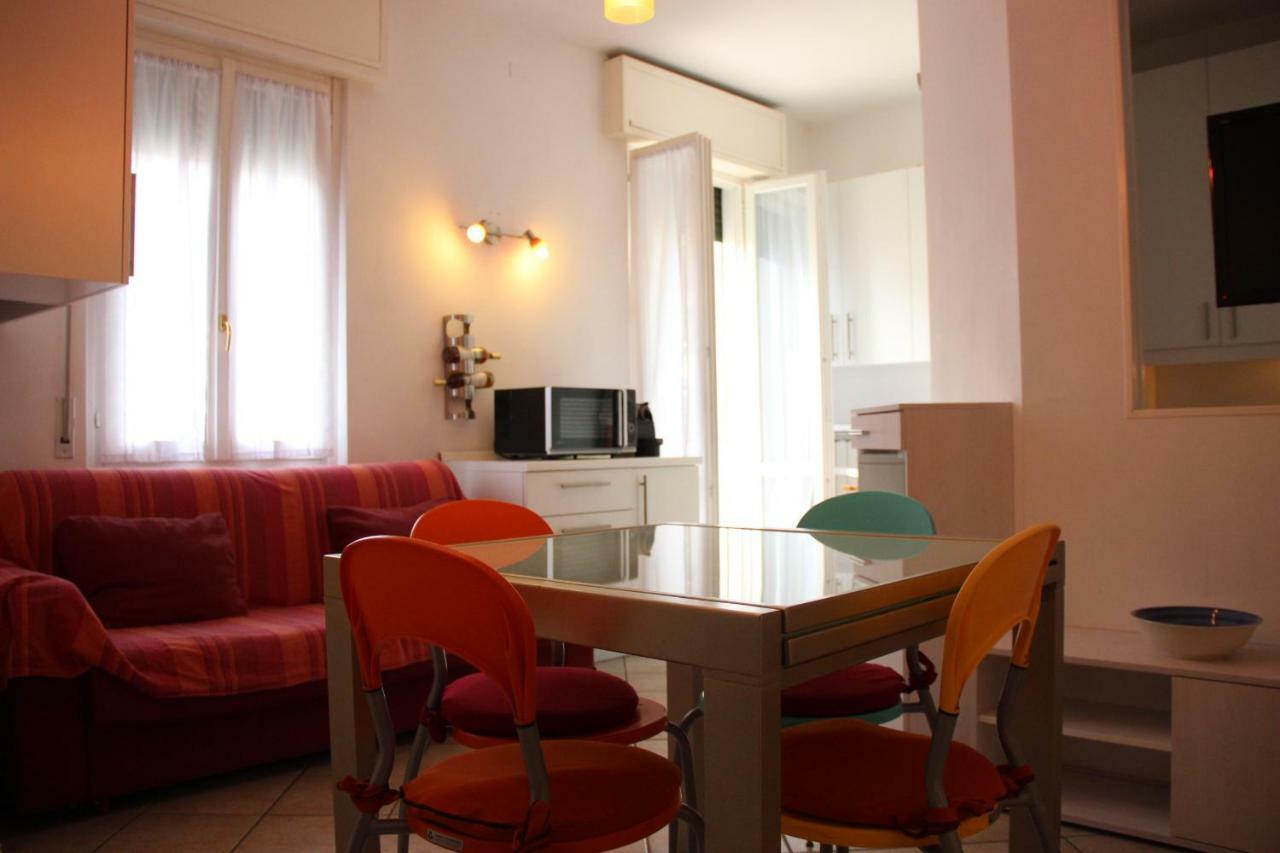 Appartamento Casa Vacanze Spiaggia D'Oro เดเซนซาโนเดลการ์ดา ภายนอก รูปภาพ
