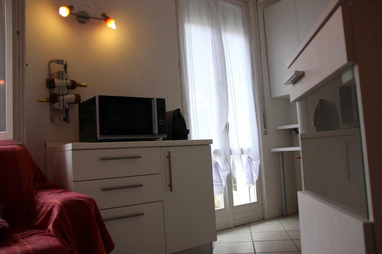 Appartamento Casa Vacanze Spiaggia D'Oro เดเซนซาโนเดลการ์ดา ภายนอก รูปภาพ